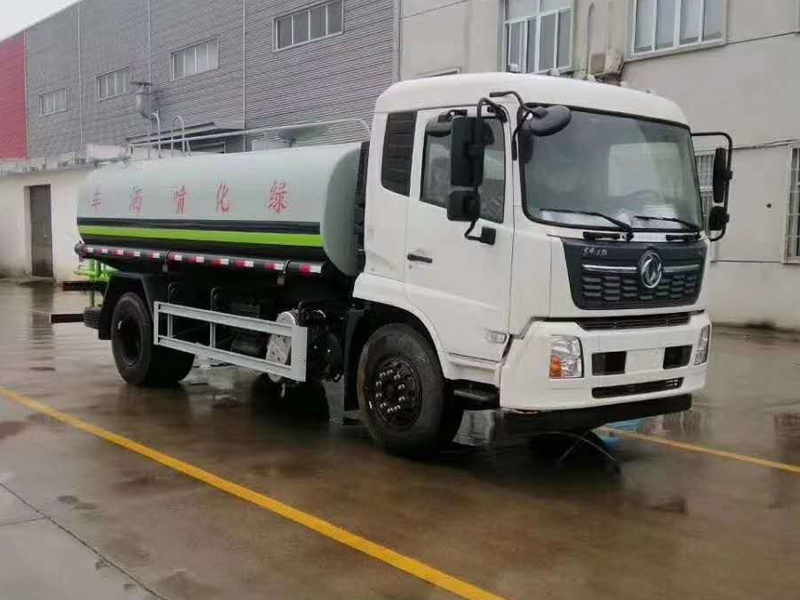 天锦12-13吨洒水车